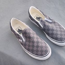 VANS SHOES 7.5 - as New Cond 