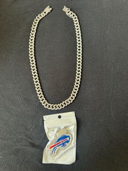 24 inch Cuban Link Chain with Buffalo Bills Pendant