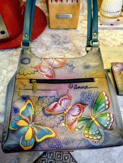 Designer Anuschka Hand Painted All Leather Purse + Wallet To Match