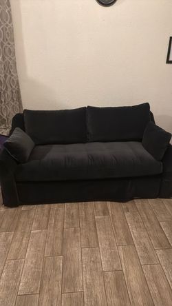 Black Sleeper Sofa (Futon)