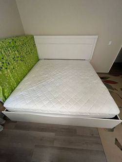 Ashleys King size Bed