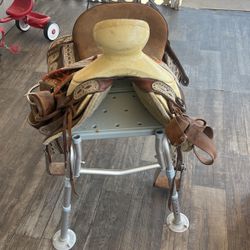 Saddle 