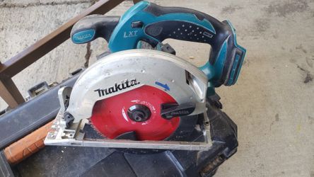 Makita Skillsaw  With Number 1.5 Ah 18v
