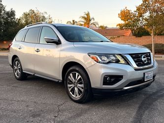 2019 Nissan Pathfinder · SL Sport Utility 4D