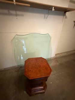 GLASS DINING ROOM TABLE