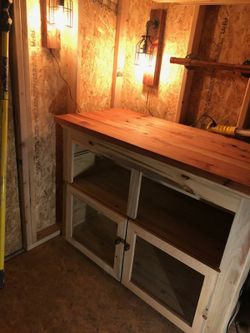 Table/Island/cabinet
