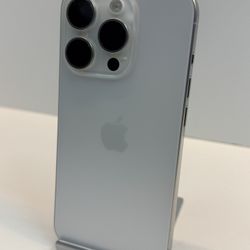 Apple iPhone 15 PRO 256gb. ( Fully Unlocked )