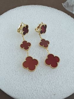 VCA Red Stone 3 Motifs Earrings 