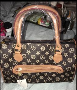 Woman’s Purse With Removable Crossbody Strap