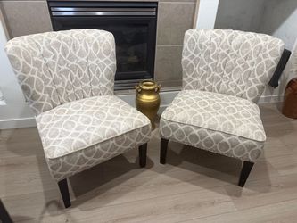 Moving sale Set of 2 accent chairs