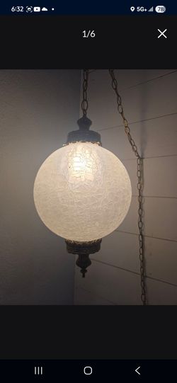 Vintage 12" Globe MCM Hanging Swag Lamp Crackle Glass Hollywood Regency
Excellent 
$125
Pick up Mesa Higley and University