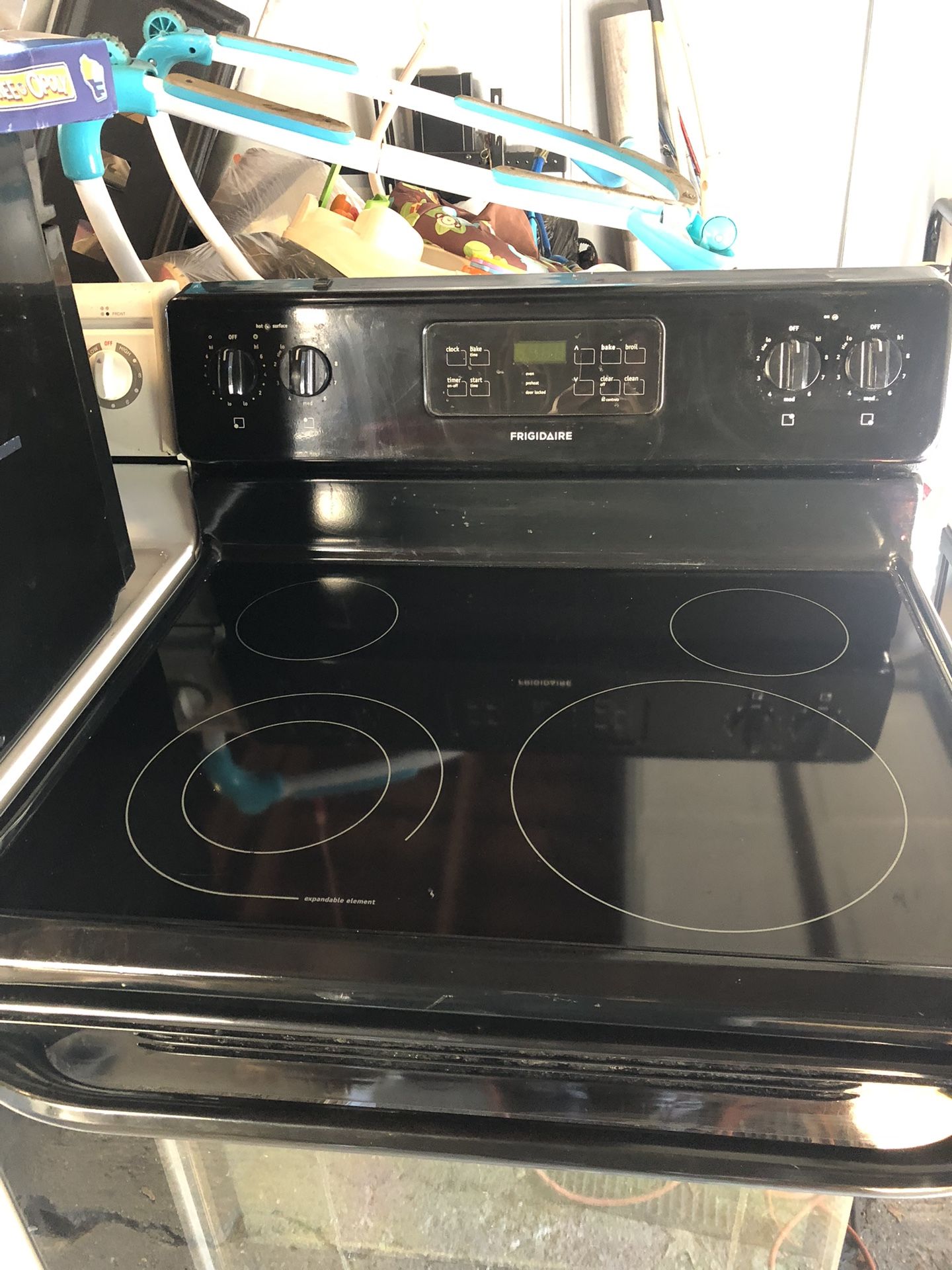 Amana Stove And Microwave Oven for Sale in Milwaukee, WI OfferUp