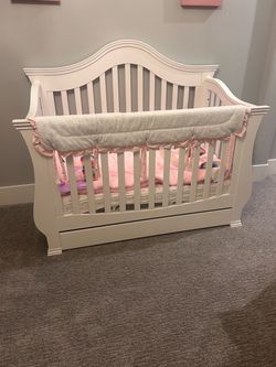 White Wood Baby Bed with Storage Drawer