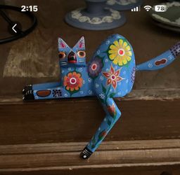 Hand-painted Oaxacan Alebrije Cat Figurine