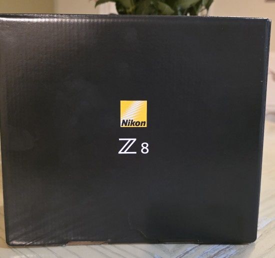 Nikon Z8. Body Only