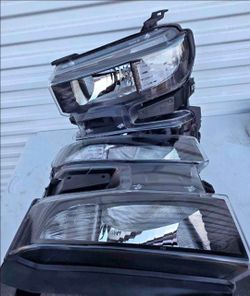 19-24 Chevrolet Silverado Headlights Luces Micas Calaveras Faros Faroles Focos
Headlamps Chevy