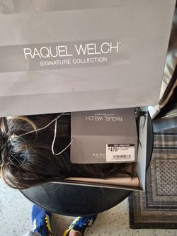 Raquel welch  wig