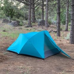 The North Face Bull Frog 2-3 Person Tent With Free Sleeping Bag 