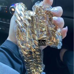 Brand new 18k Yellow Gold Filled Cuban Link Chain And Bracelet Set  