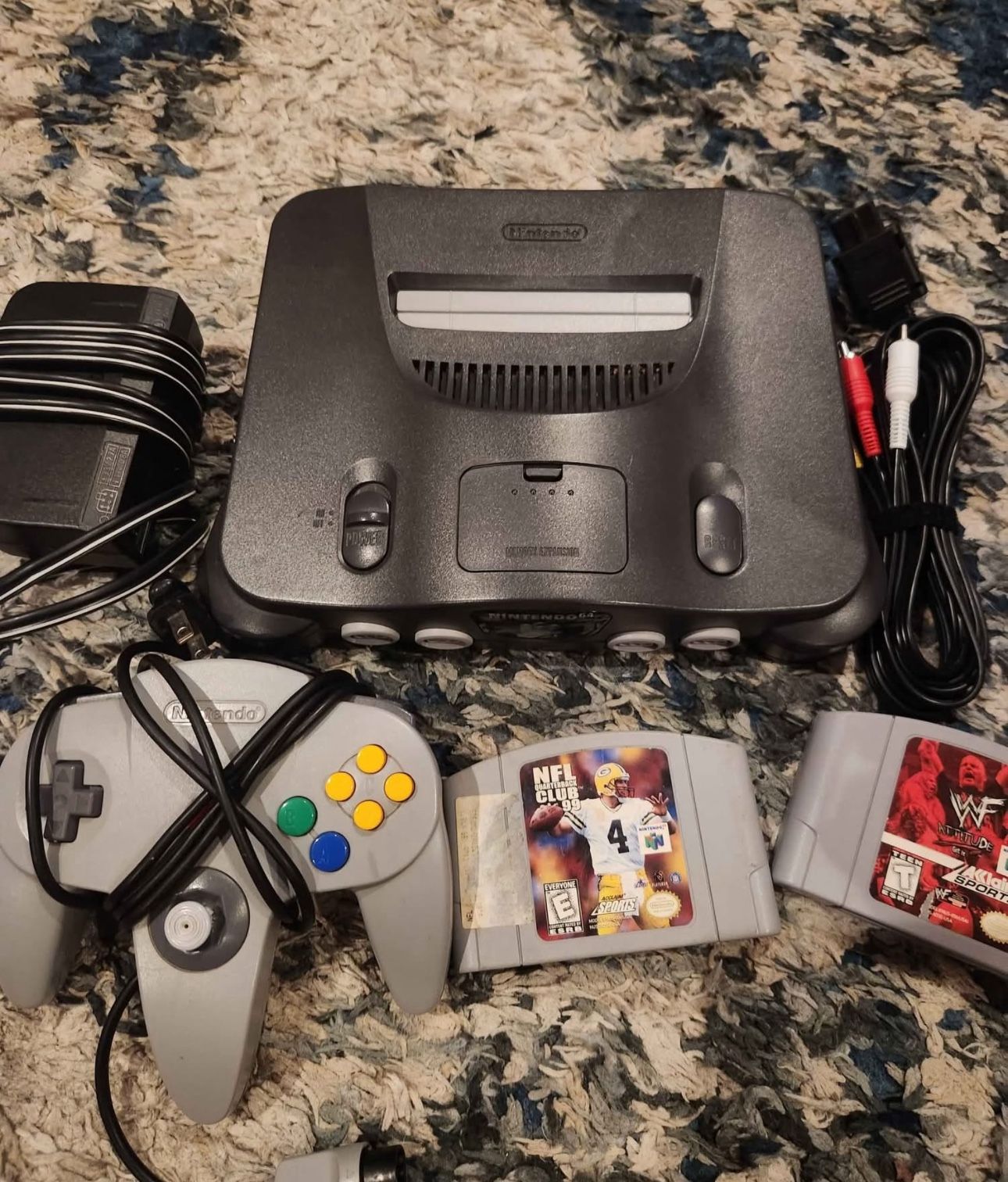 Nintendo 64 with 1 controller and 2 games