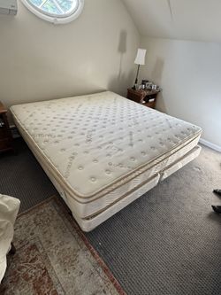 Saatva Classic Mattress, Firm, 11.5", King, Like New, Excellent Condition