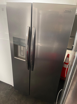 Frigidaire Gallery Side‑by‑Side Fridge – Stainless, Ice/Water Dispenser