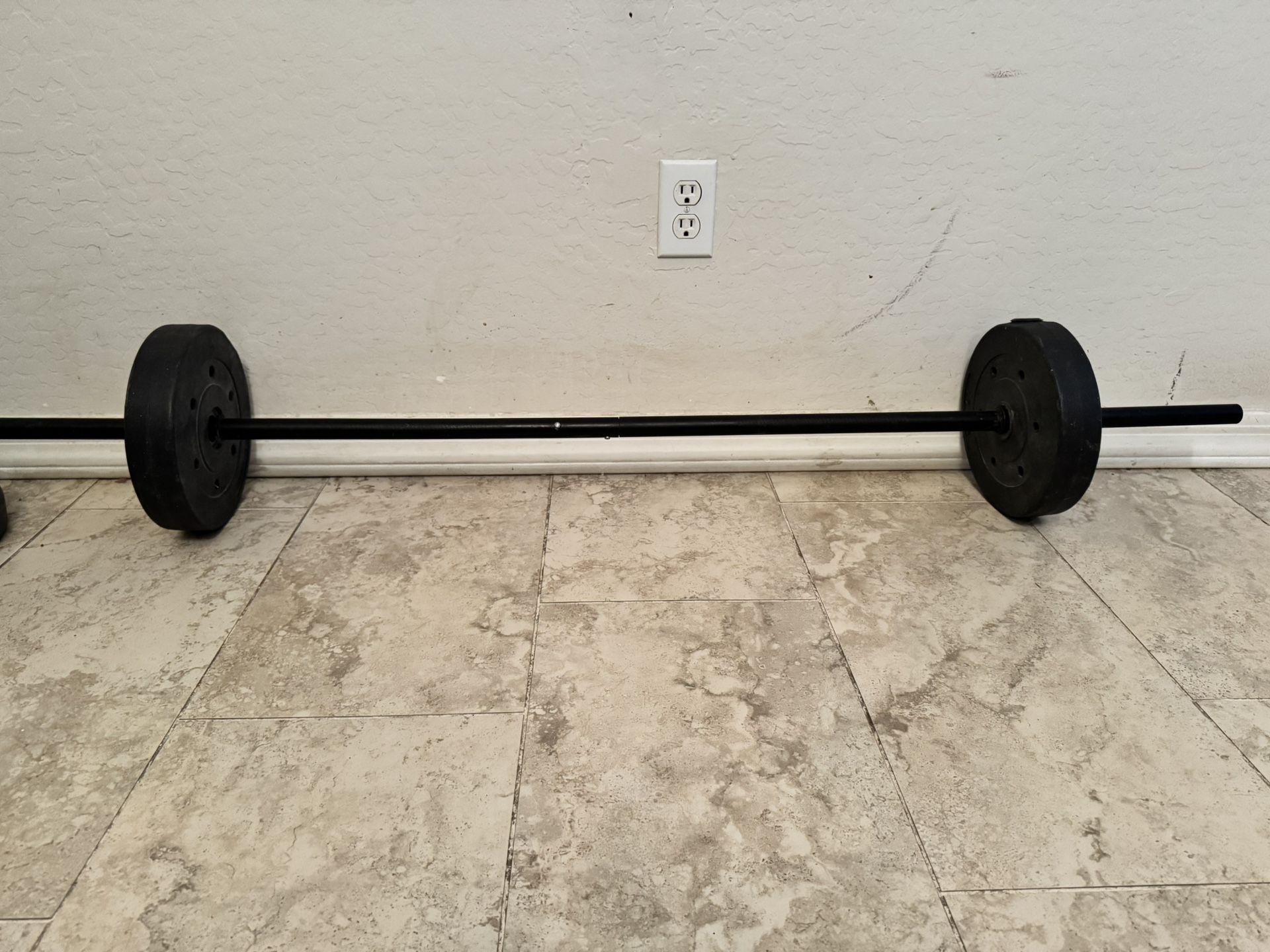 Curling Bar With Two Weight Sets