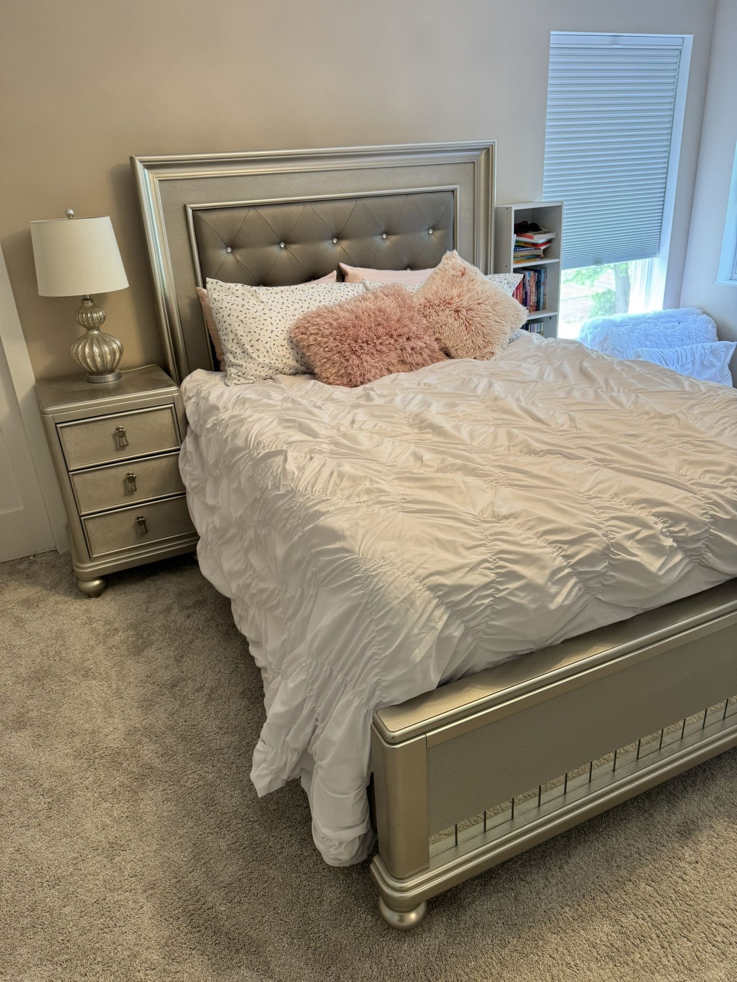 Queen Bedroom Set