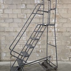Tri Arc KDED107246 7-Step All-Direction Rolling Ladder 450 lb Capacity