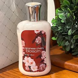 Bath Body Works JAPANESE CHERRY BLOSSOM body lotion gift idea