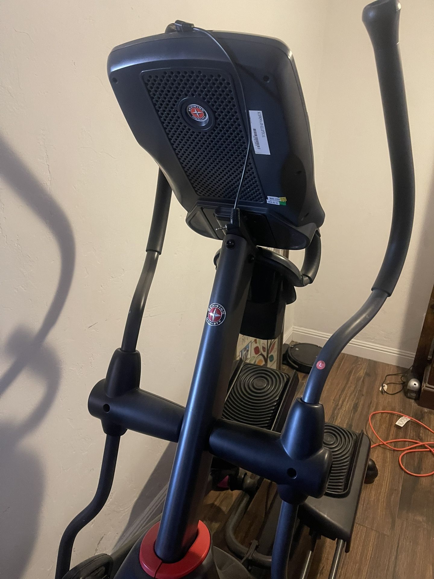 Schwinn 470 elliptical