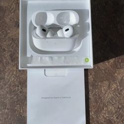 AirPods Pro 2nd Generation with MagSafe Wireless Charging Case (USB‑C) - W
