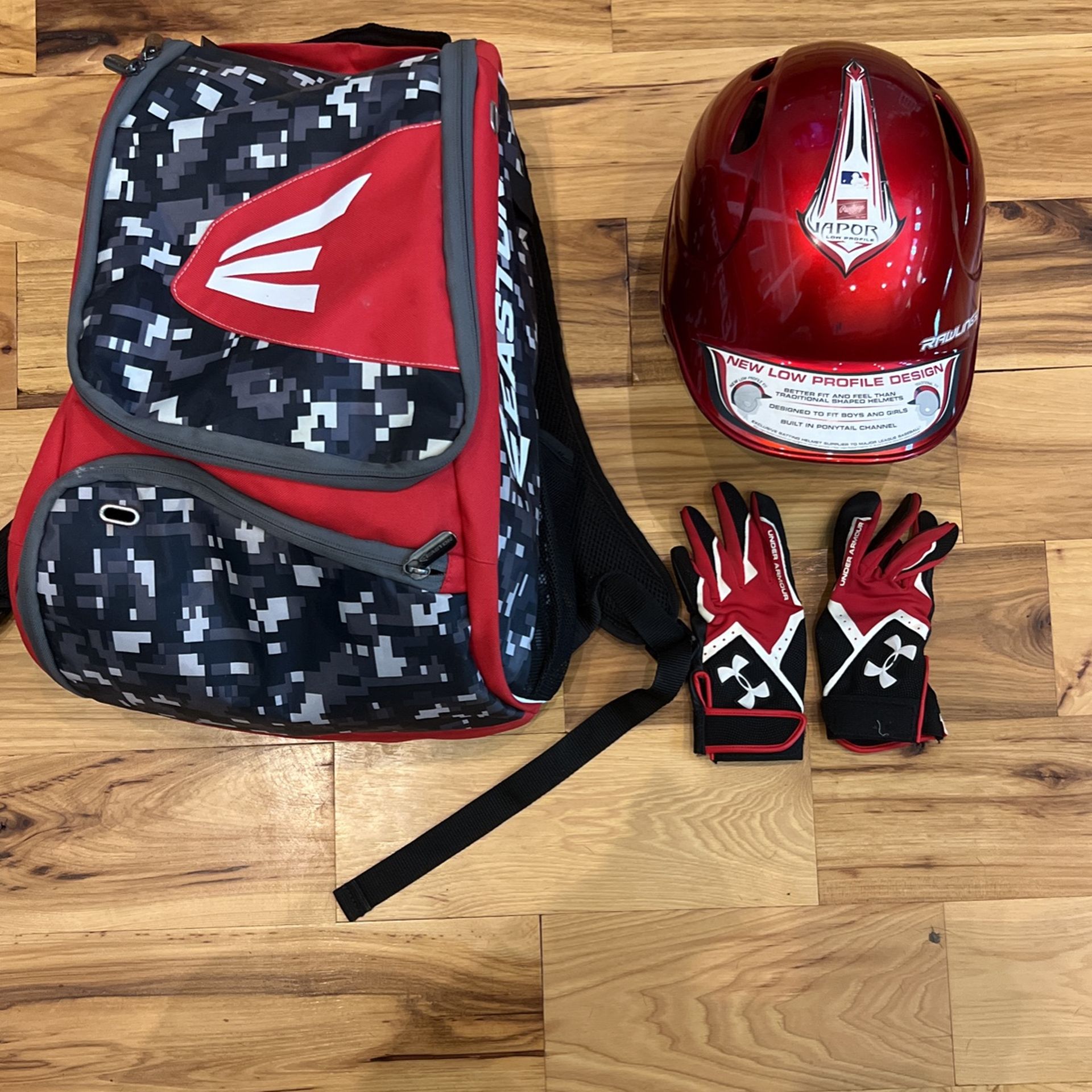 T-Ball/Baseball Starter Bundle (Helmet/Bag)