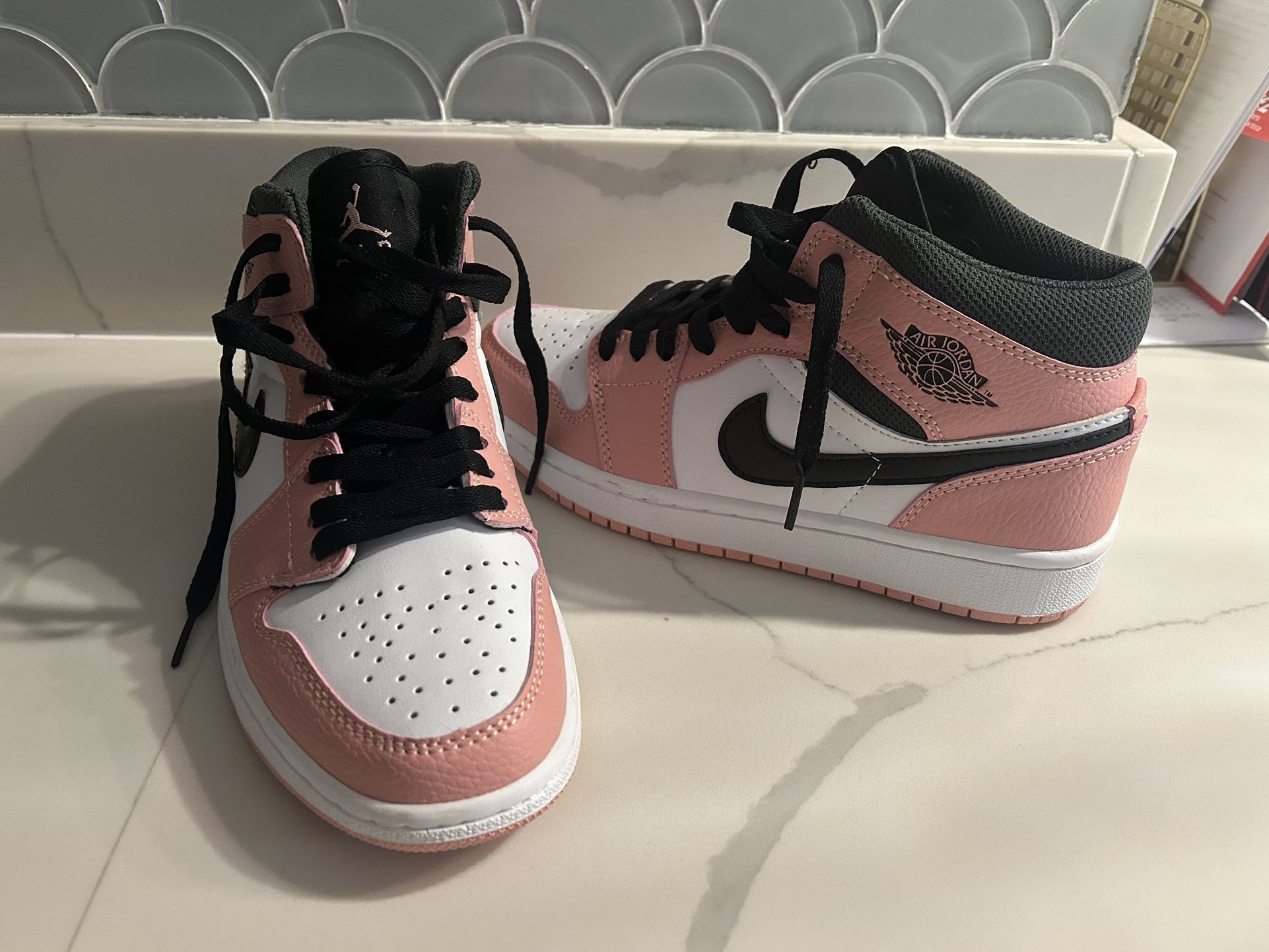 Women’s NIKE jordan 1 mid trainers pink quartz