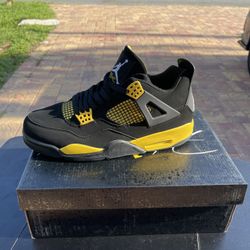 Air Jordan 4 “Yellow Thunder” size 11