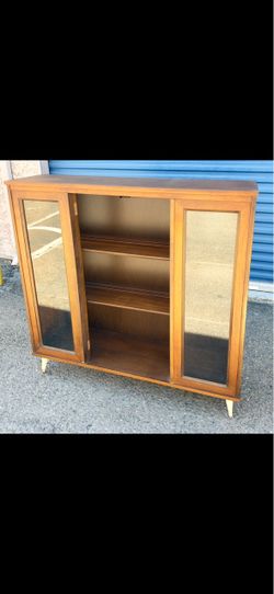 Beautiful Vintage Mid Century Modern Bookcase
