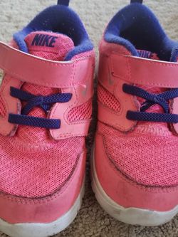 Size 10 Little Kid NIKE shoes