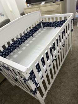 Graco Benton 5-in-1 Convertible Baby Crib White With Matress Kolcraft
