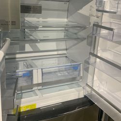 FRIGIDAIRE GRMCCF Gallery 21.5-cu ft Refrigerator