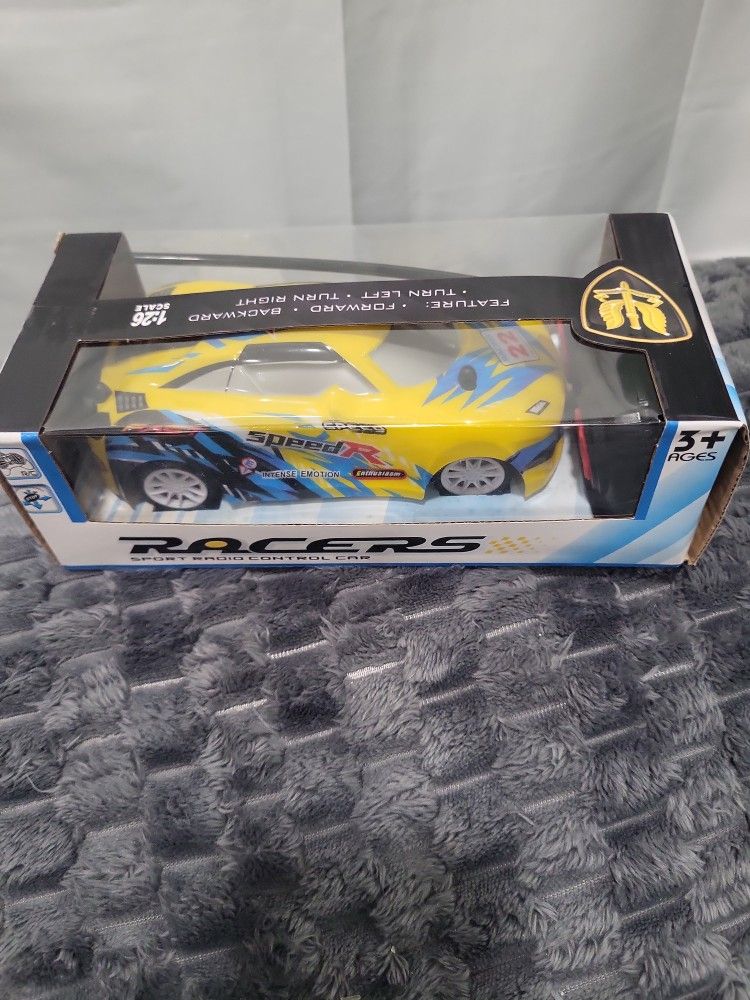 RACE CAR WITH REMOTE CONTROL 