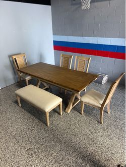 Dining Room Table and Chairs Set