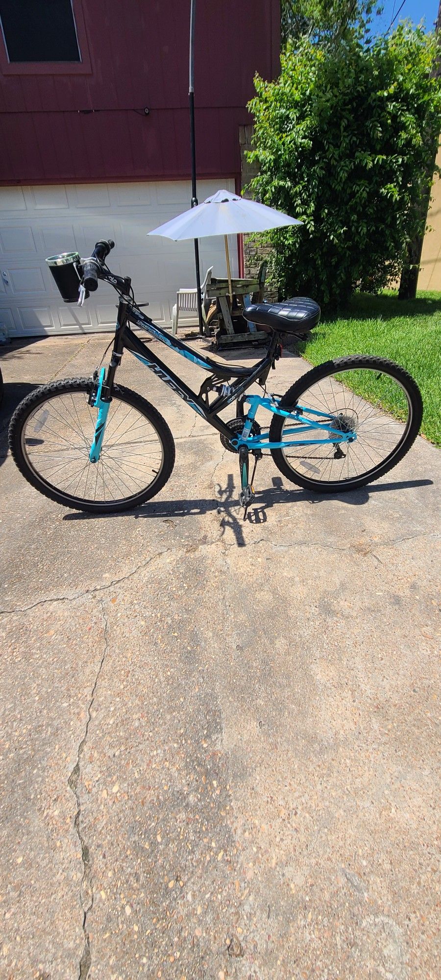 HUFFY " TRAIL RUNNER " 26 IN. MOUNTAIN BIKE