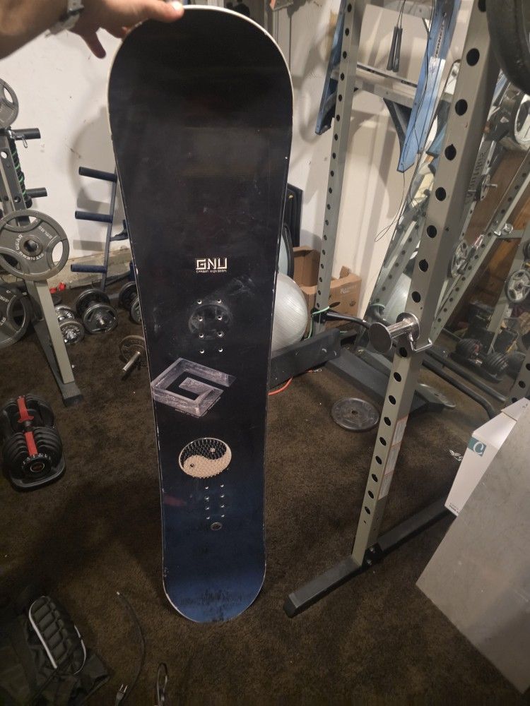 Snowboard (161w) W/ Boots (13) And Carry Bag