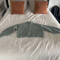 Women’s Small Chelsea and Violet Sweater