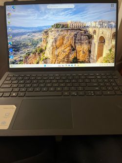 Dell laptop Inspiron 15 3000