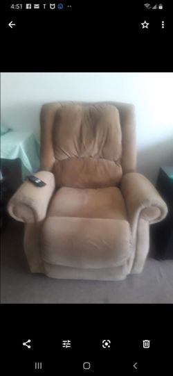 These dual rwcliners , one manual one electric.