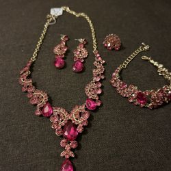 Pink rhinestone bracelet necklace set