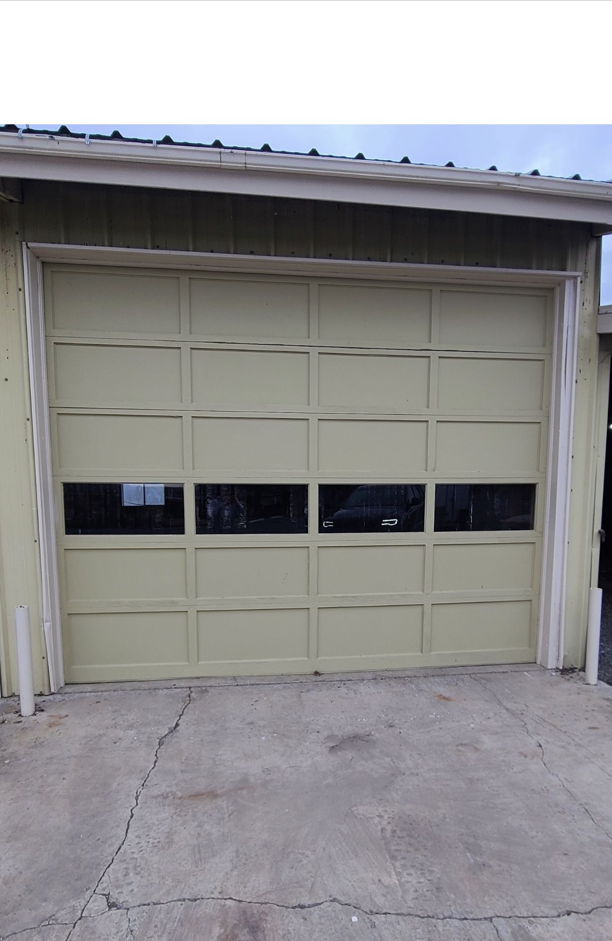 Large Automatic Garage Door (14’ x 11’)