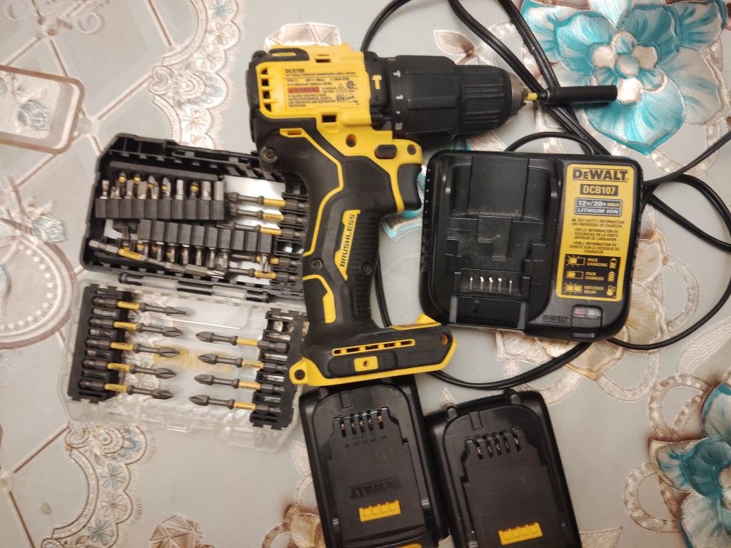 Drill 20vmax Lithium  -lon Cordless With 2 Batteries 