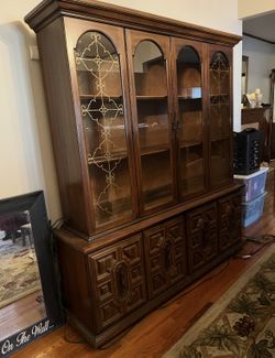 Large Bureau Dresser 👌 $100 Or Best Offer